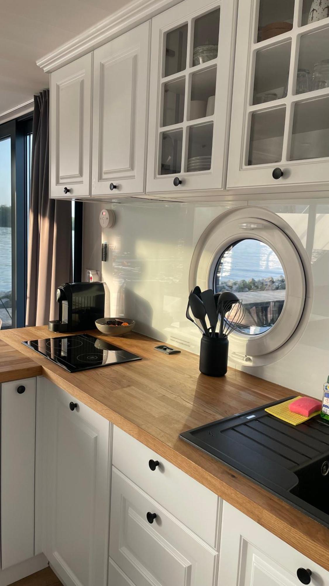 Modernes Festliegendes Hausboot Mit Grosszuegiger Dachterrasse Und Ruderboot Hotel เรอเบล ภายนอก รูปภาพ
